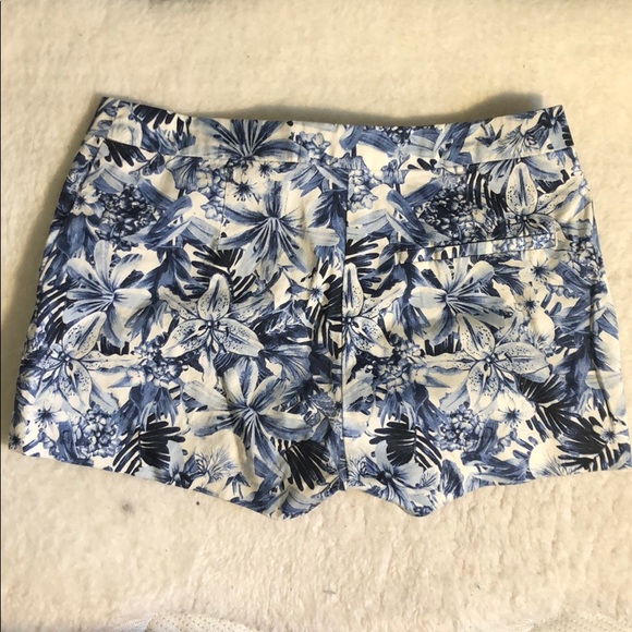 H&M Floral Blue Printed Shorts - Picture 2 of 2